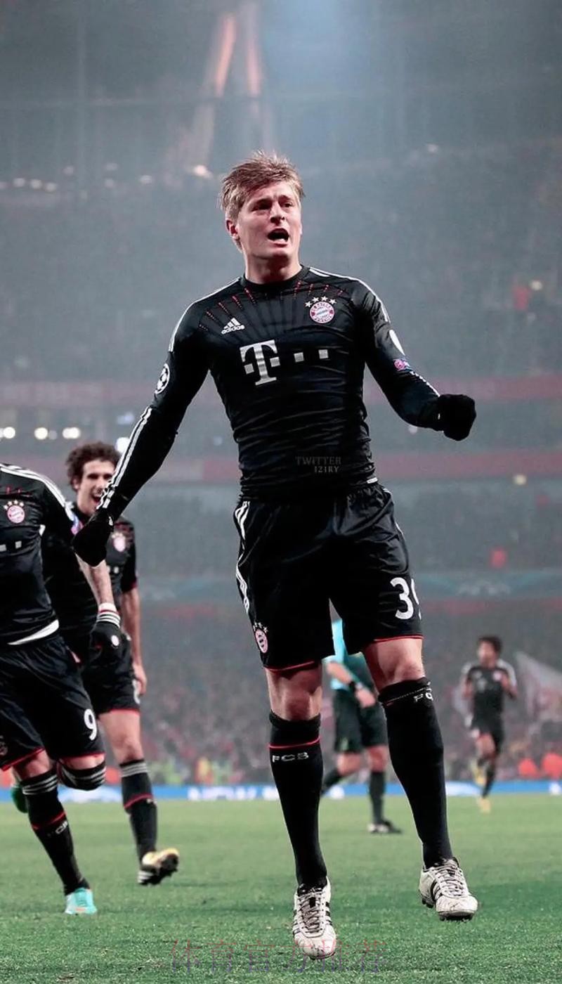 经纪人:拜仁只给克罗斯650万欧年薪 最终决定离队 经纪人:拜仁只给克罗斯650万欧年薪 最终决定离队